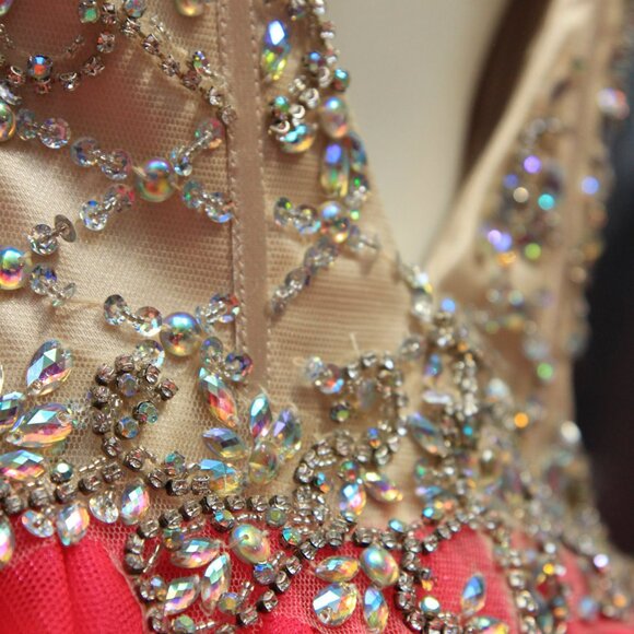 Dress - Picture 2 of 9